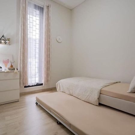 Villa Pak Joni Pasuruan Ngoại thất bức ảnh